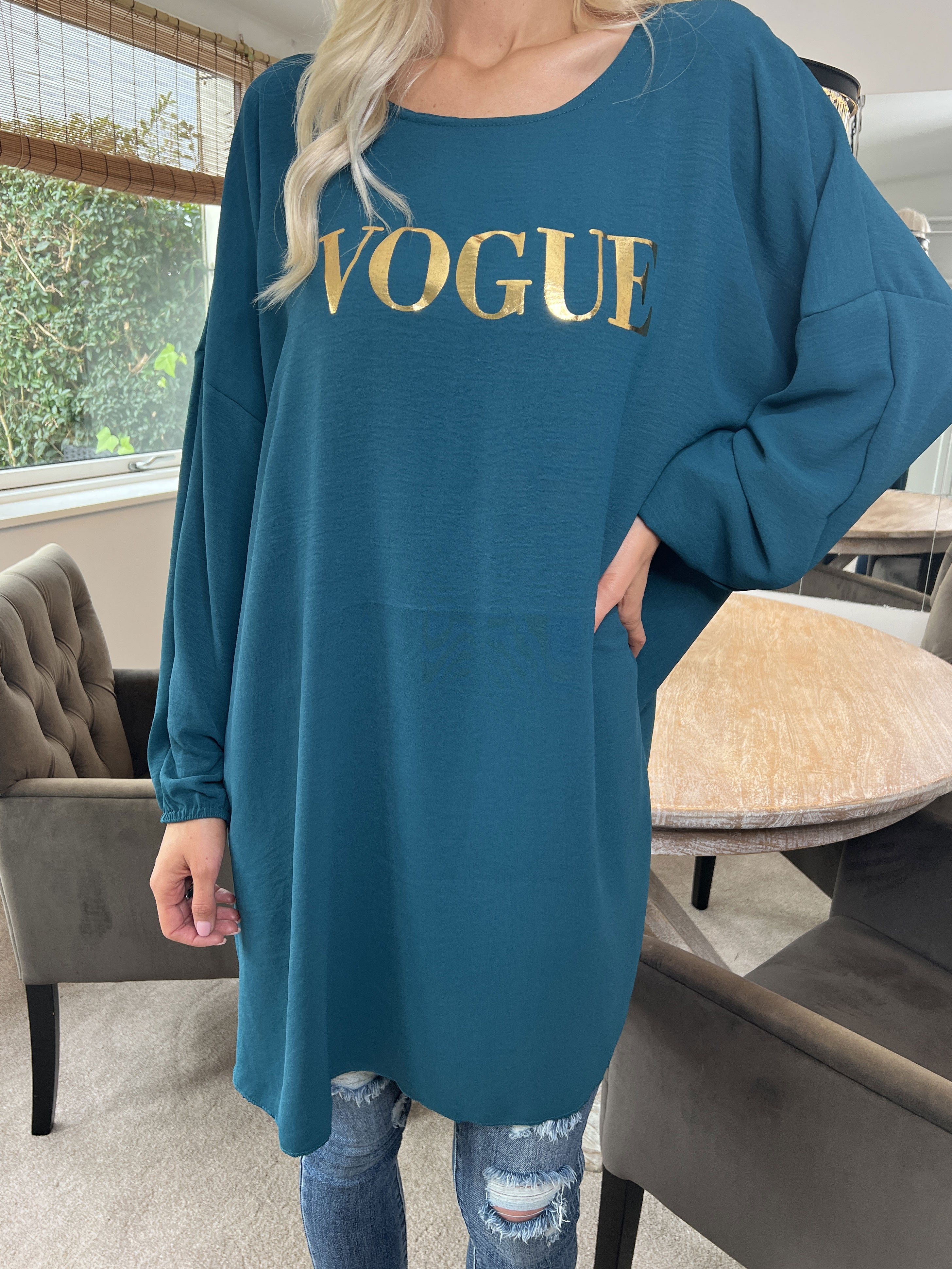 Nella - Cool klänning med skrift